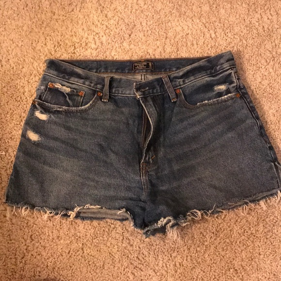 A&F | Annie High Rise Shorts - Picture 2 of 3